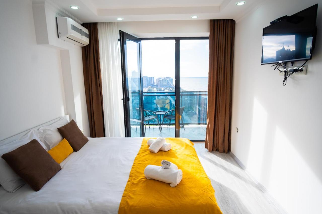 Beach Tower By G-Point Batumi Bagian luar foto