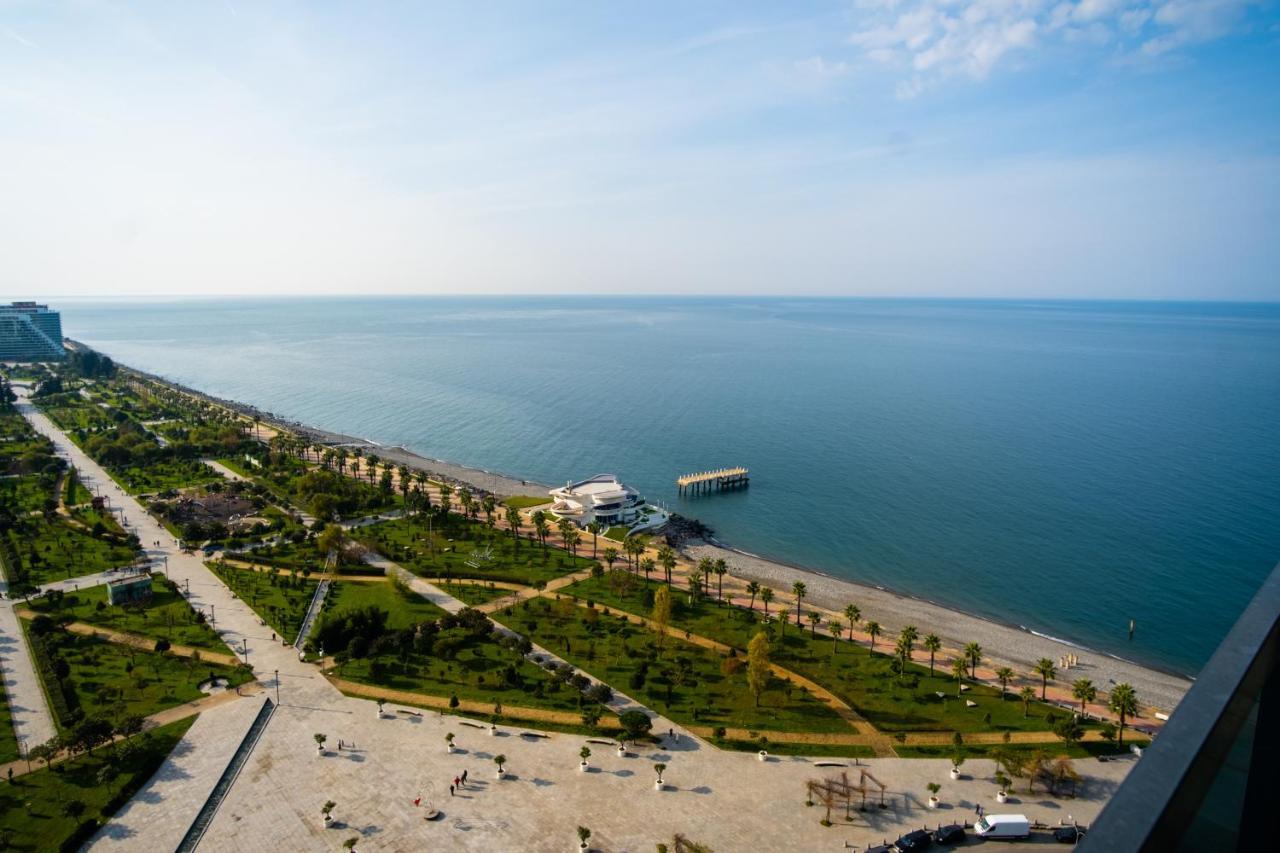 Beach Tower By G-Point Batumi Bagian luar foto