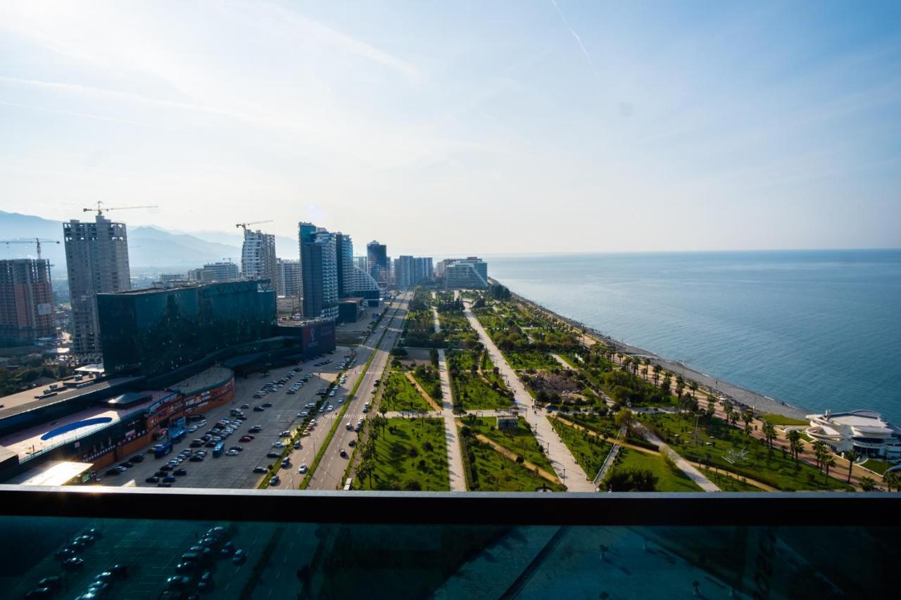 Beach Tower By G-Point Batumi Bagian luar foto